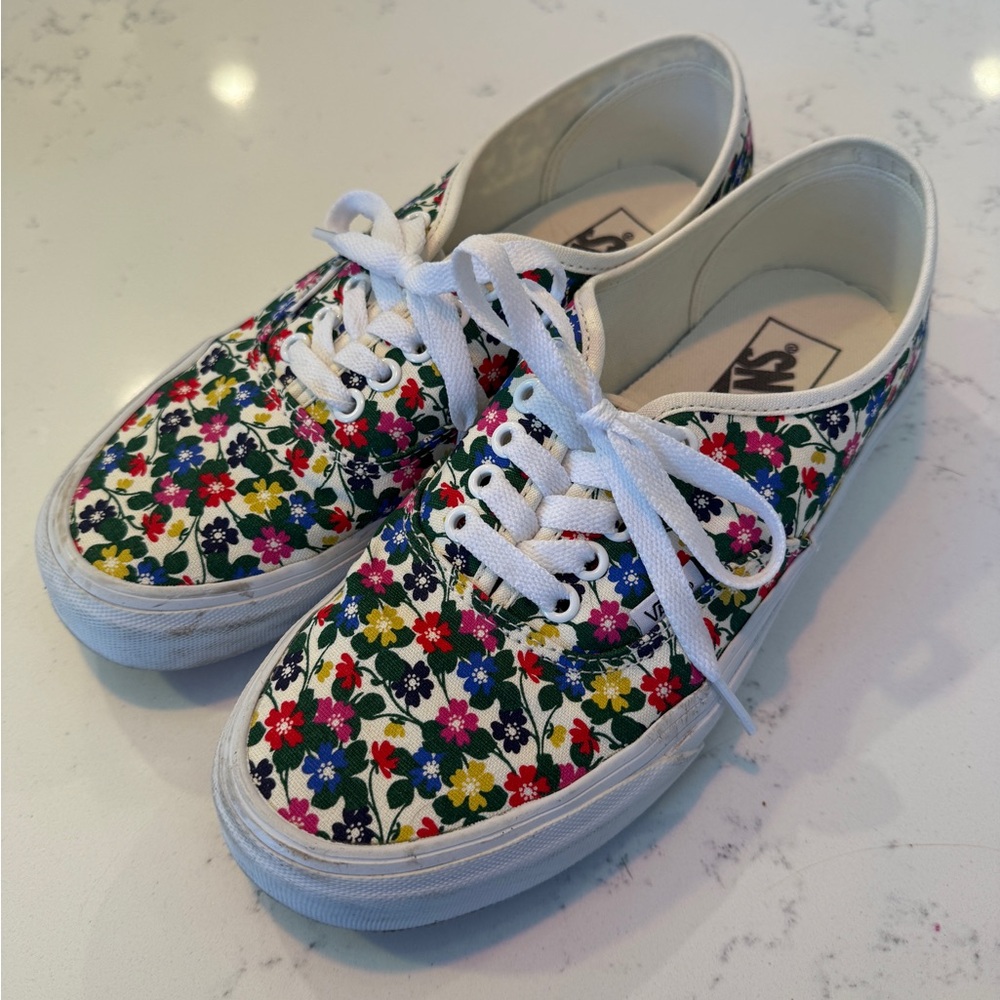 Women’s Vans Authentic sneakers floral print 8.5